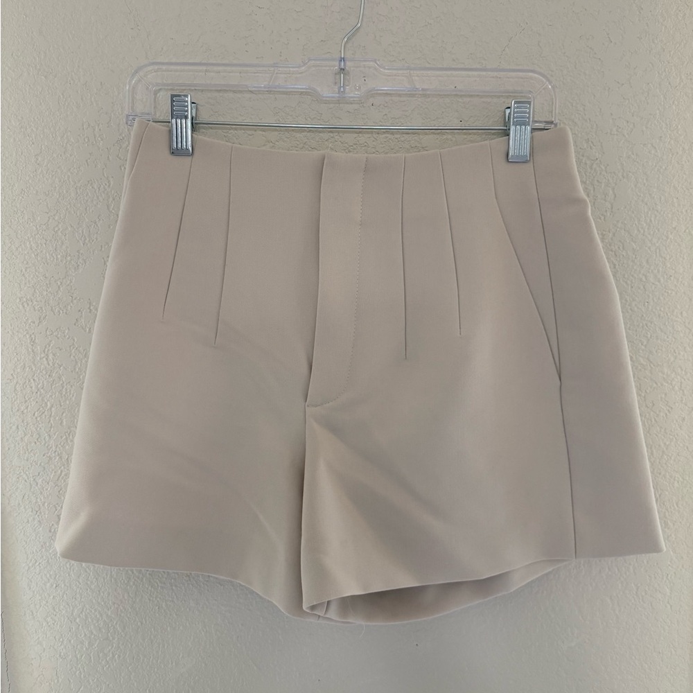 Zara shorts - size M. NWT!